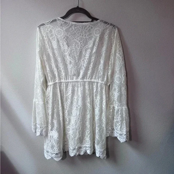 Cupshe Women’s Lace V-Neck swimsuit coverup - white/ivory, OSFM - Picture 5 of 5